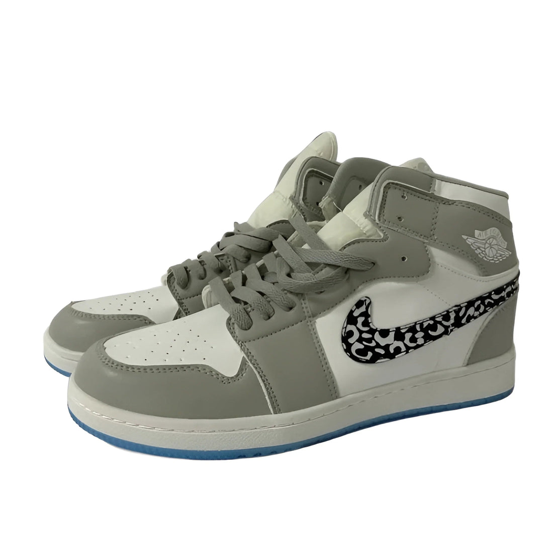 AIR JORDAN 1 HIGH - Reverse Cement.