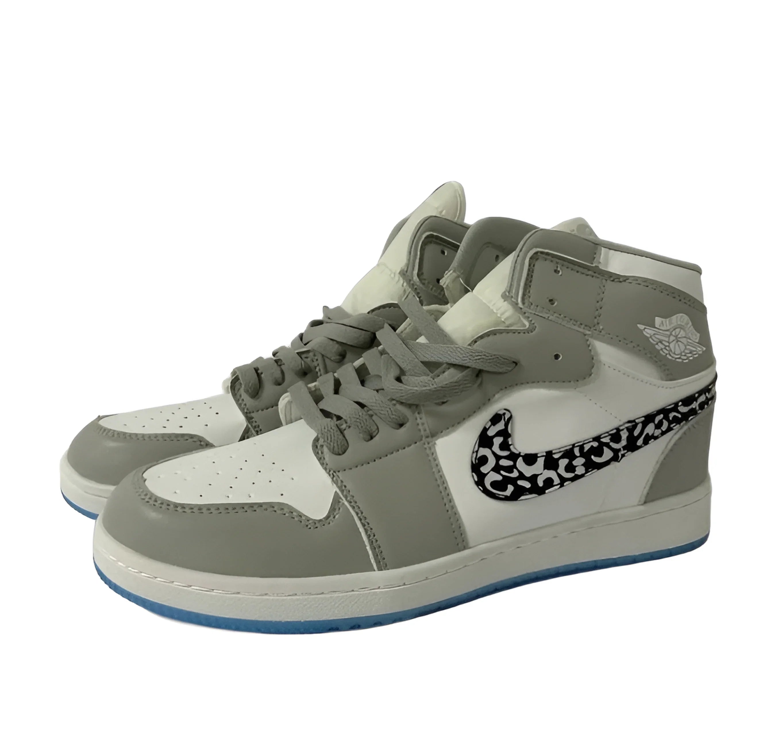 AIR JORDAN 1 HIGH - Reverse Cement.