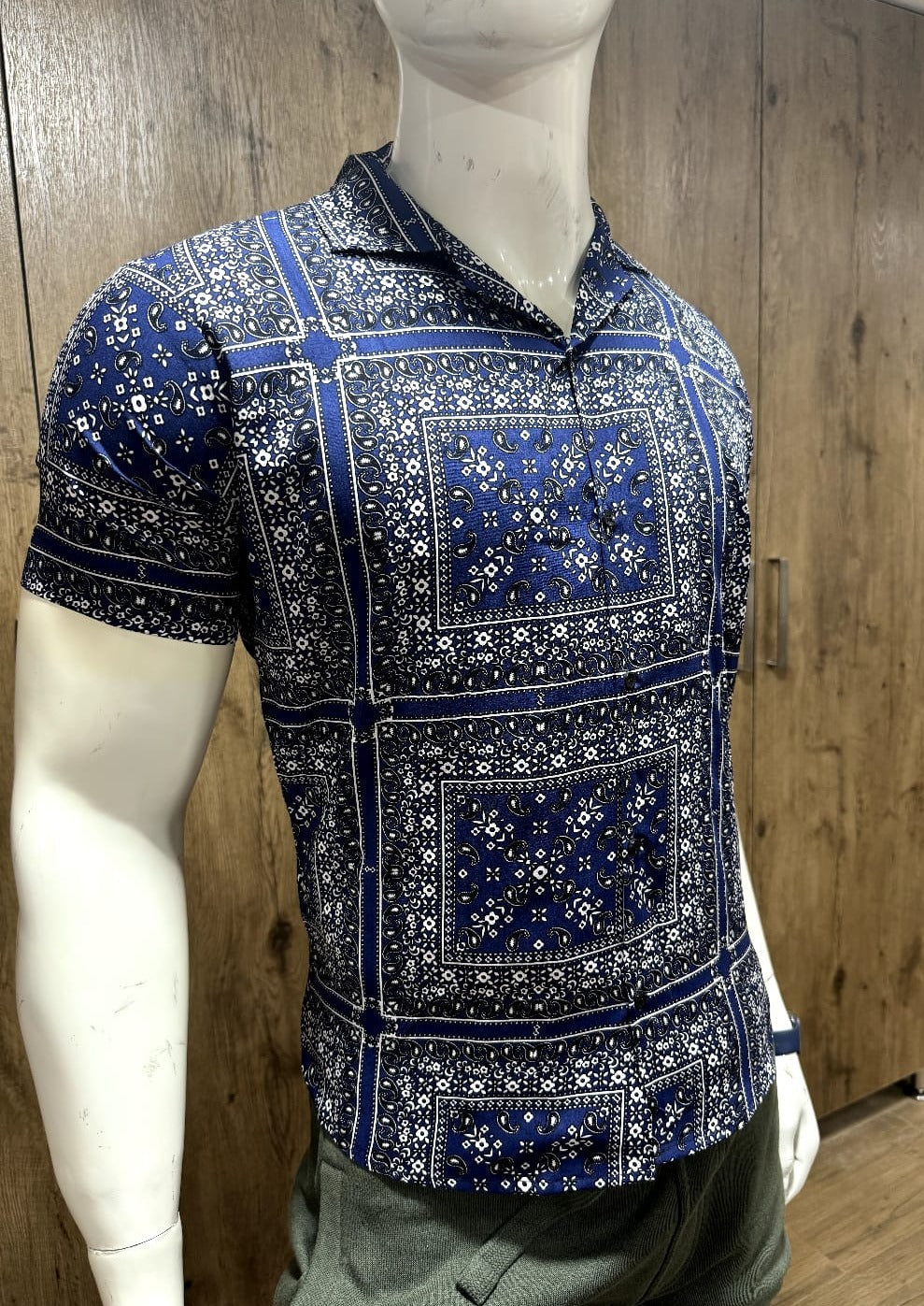 Men's Tropical Printed Shirts.